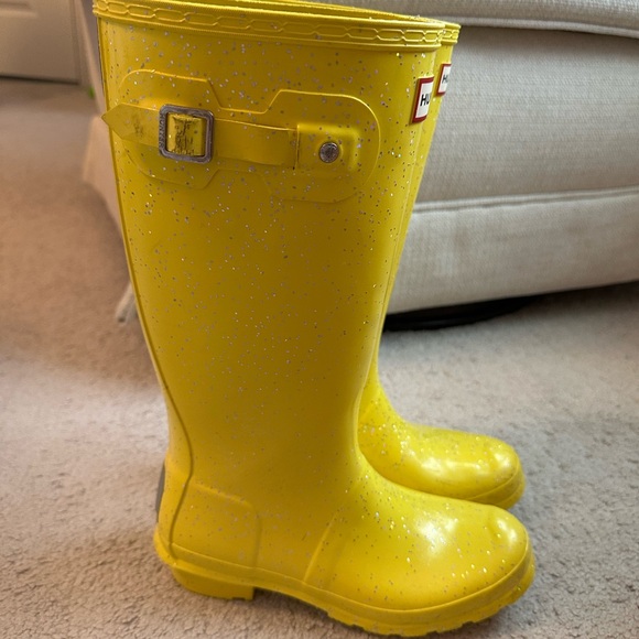 Hunter Sparkling Yellow Rain Boots - Picture 6 of 16